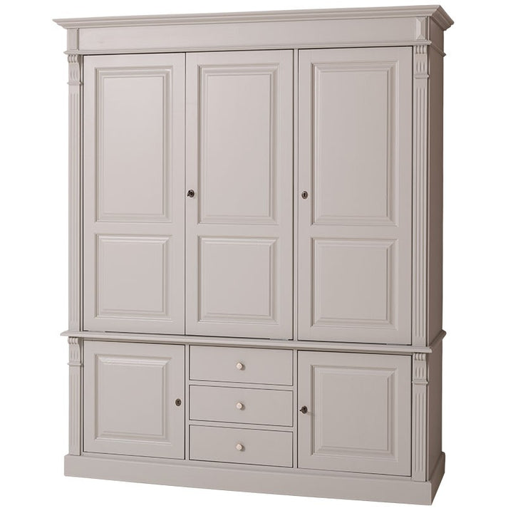 Armoire en pin massif à cinq portes et trois tiroirs, vue de face
