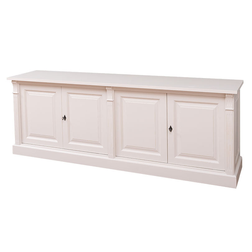 Buffet bas en pin massif 4 portes, vue trois-quarts
