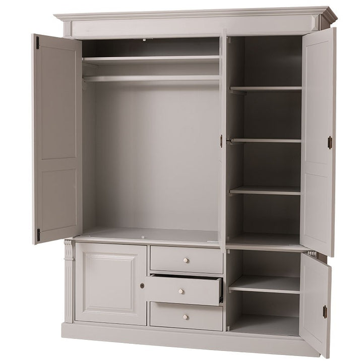 Armoire en pin massif portes ouvertes montrant la penderie, les étagères et les rangements bas
