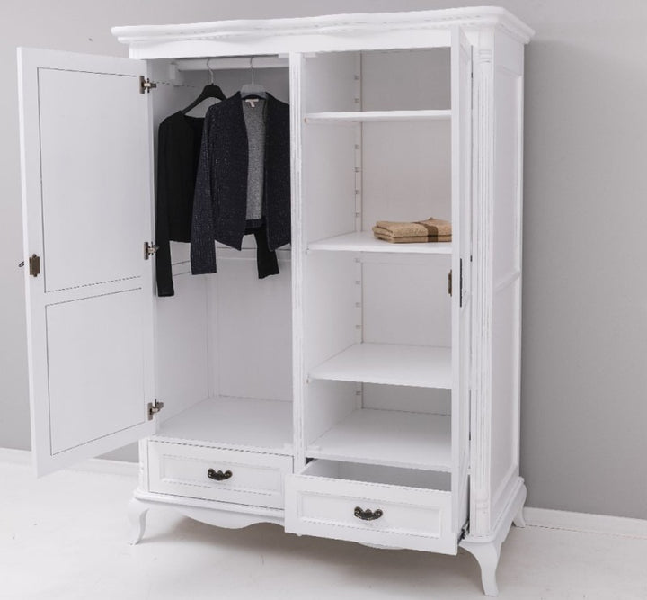 Armoire en pin massif GS730 ouverte montrant la penderie, les étagères et les deux tiroirs