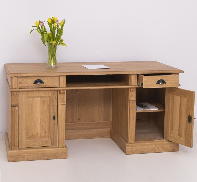 Bureau en chêne massif style Directoire avec portes ouvertes et rangements visibles