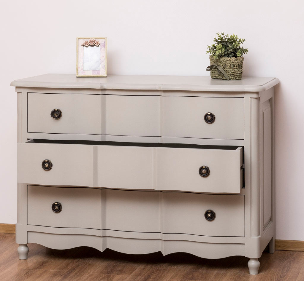 Commode en pin massif largeur 130 cm avec 6 tiroirs galbés vue de face finition Beige Clair
