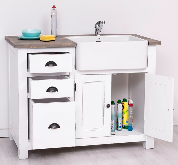 Meuble bas de cuisine évier en pin massif en situation, vue d’ensemble.