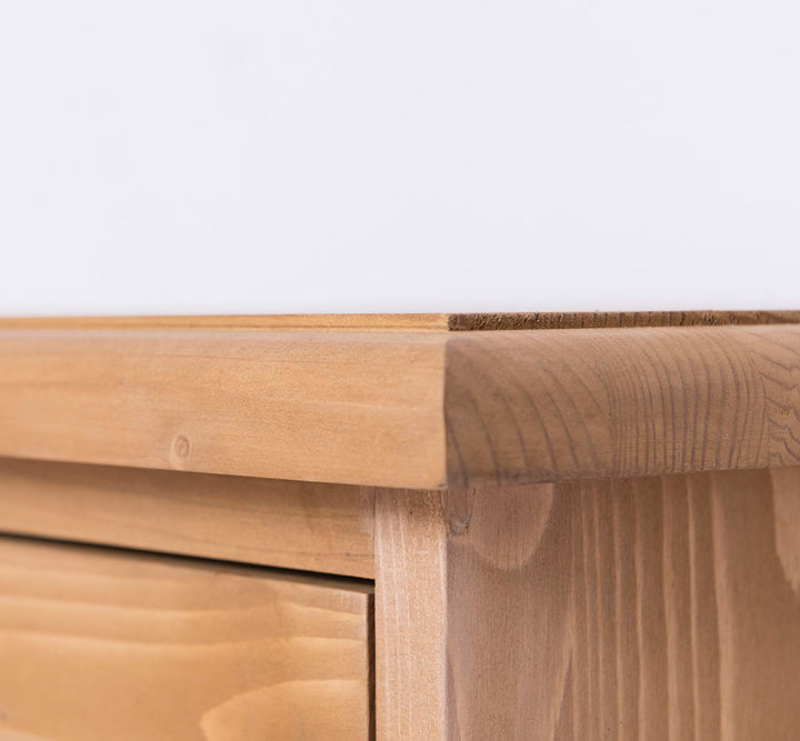 Semainier en pin massif avec tiroir ouvert