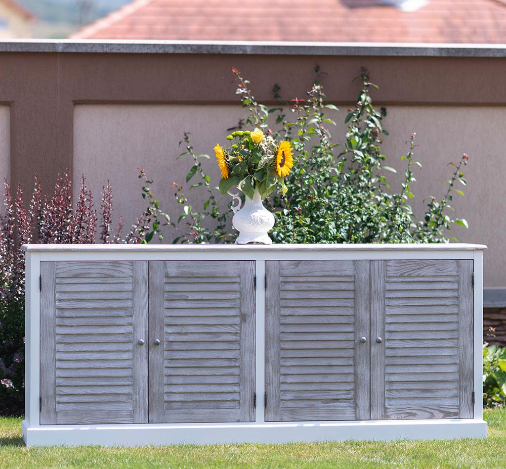 Buffet en pin massif largeur 209 cm avec 4 portes persiennes finition Blanc Pur et Chêne grisé