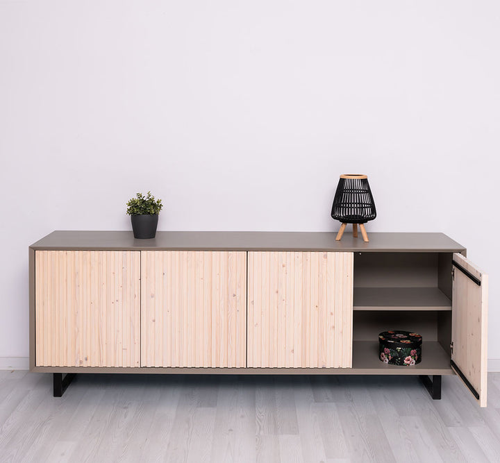 Buffet 4 portes 214 cm en pin massif et MDF, structure Gris Souris P030 et portes Huilé blanchi P095, intérieur avec étagères