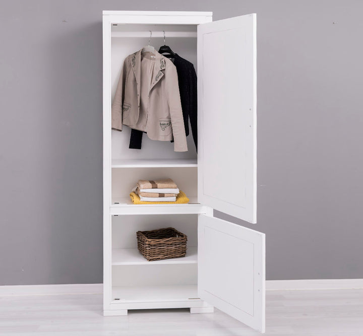 Armoire en pin massif à deux portes ouvertes avec penderie et étagères — Le Grenier Campagnard
