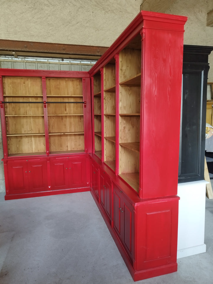 Bibliothèque d’angle en vieux bois, vue 1