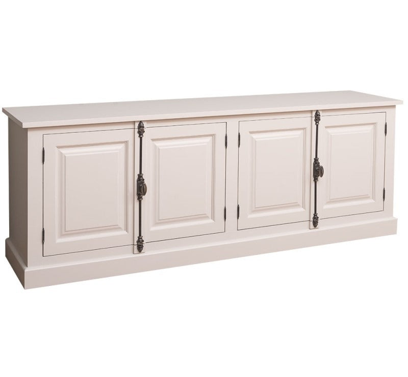 Buffet en pin massif à quatre portes avec crémones décoratives, vue de face