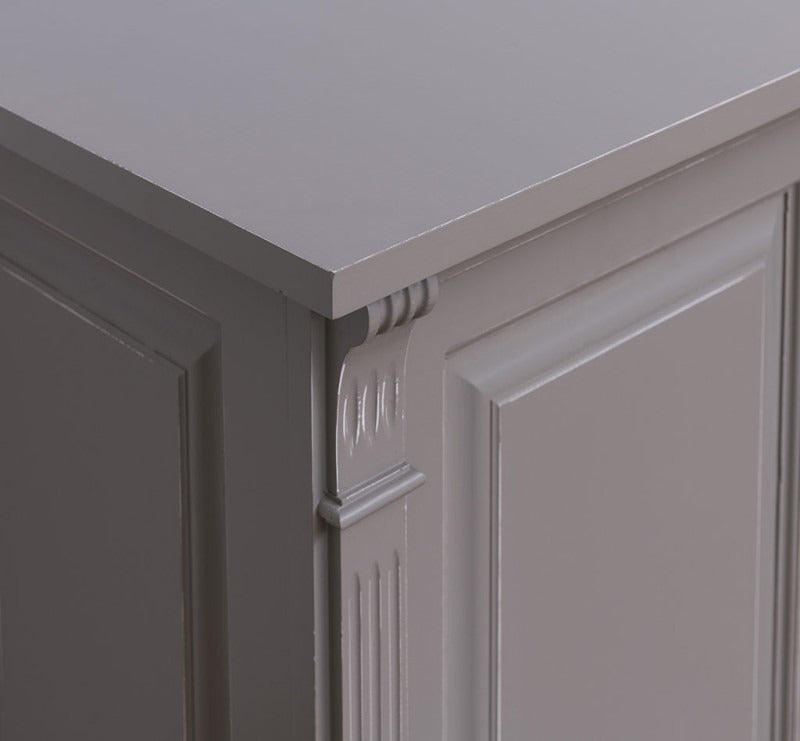 Détail de la moulure et de l’encadrement du buffet en pin massif GS75BAS
