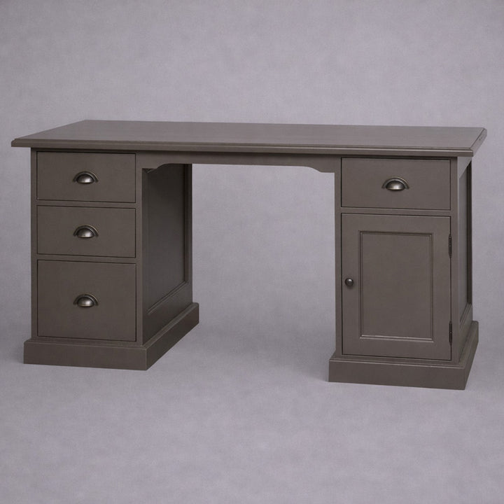 Bureau en pin massif avec quatre tiroirs et une porte, largeur 152 cm