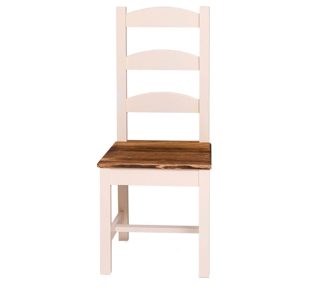 Chaise en pin massif vue de face avec assise contrastée — Le Grenier Campagnard