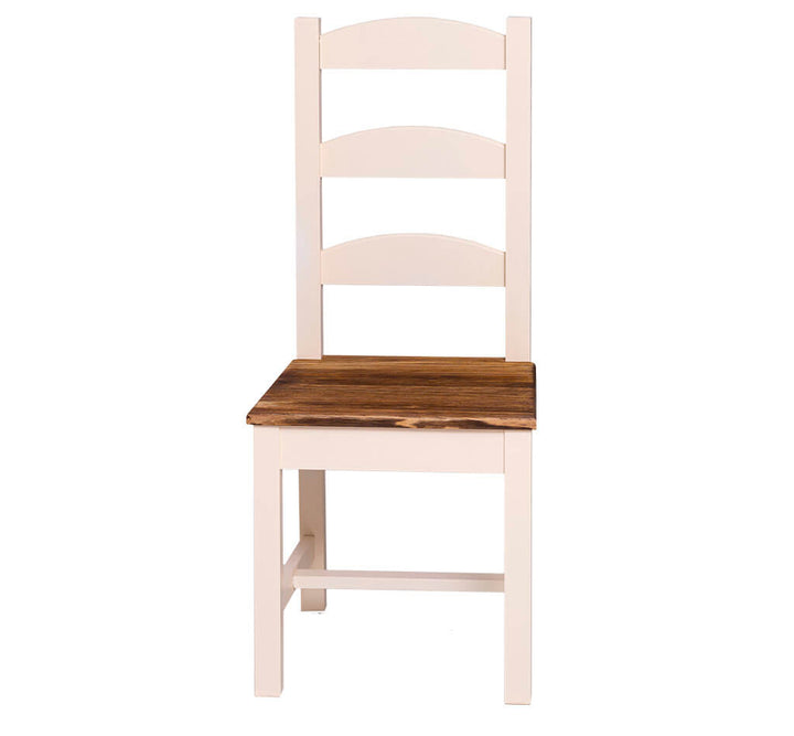 Chaise en pin massif vue de face avec assise contrastée — Le Grenier Campagnard