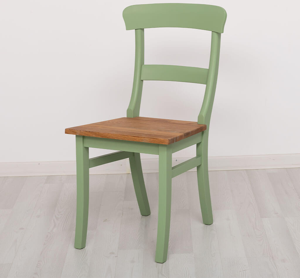 Chaise en pin massif avec assise en chêne vue d&