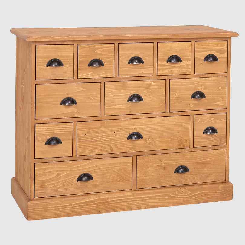 Détail commode 13 tiroirs en pin massif finition Ciré miel clair