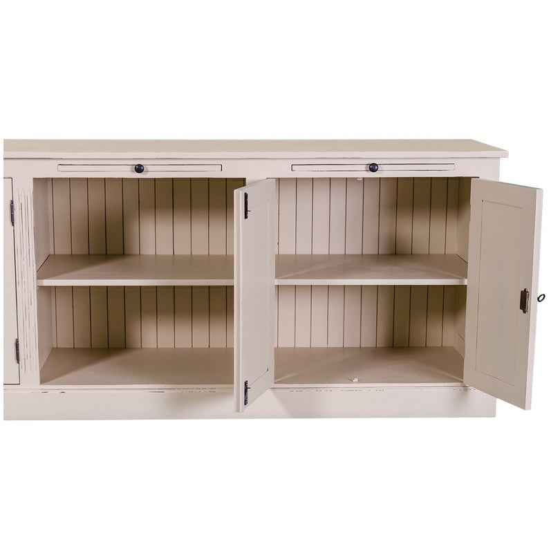 intérieur d’une enfilade en pin massif avec étagères et portes ouvertes