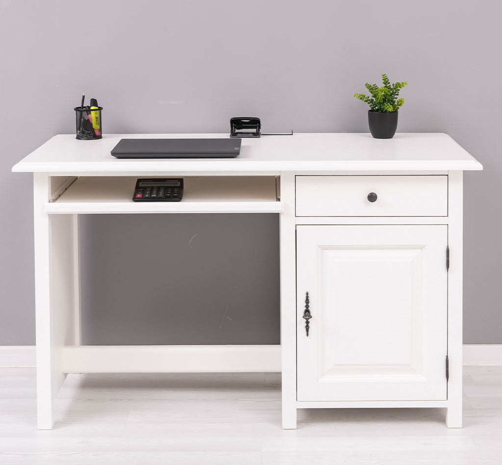Bureau en pin massif avec 1 tiroir et 1 porte.