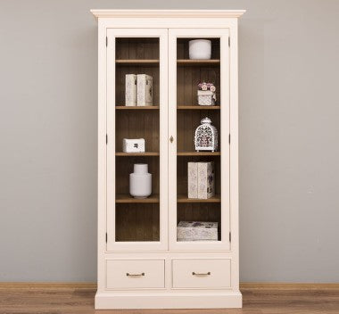 Vitrine en pin massif GS359 avec portes vitrées et deux tiroirs, vue de face