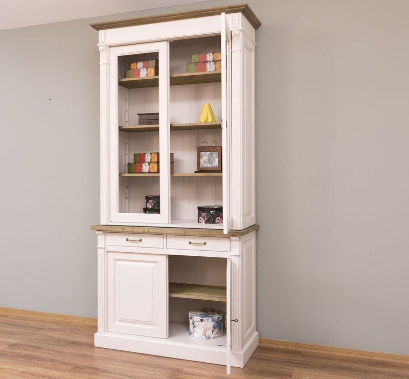 Bibliothèque en pin massif style Directoire blanche avec porte vitrée droite et porte basse droite ouvertes, vue en angle