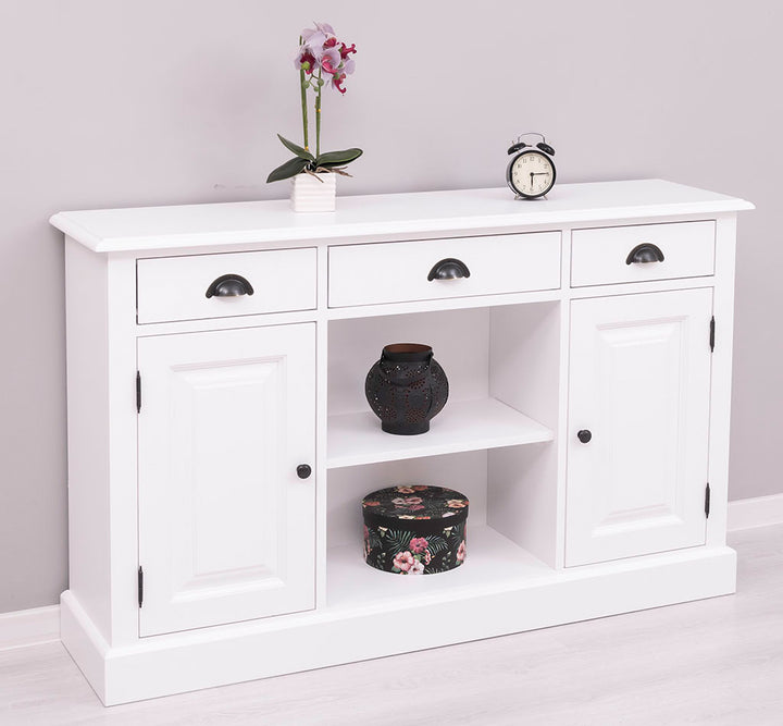 Buffet en pin massif avec 2 portes et 3 tiroirs.