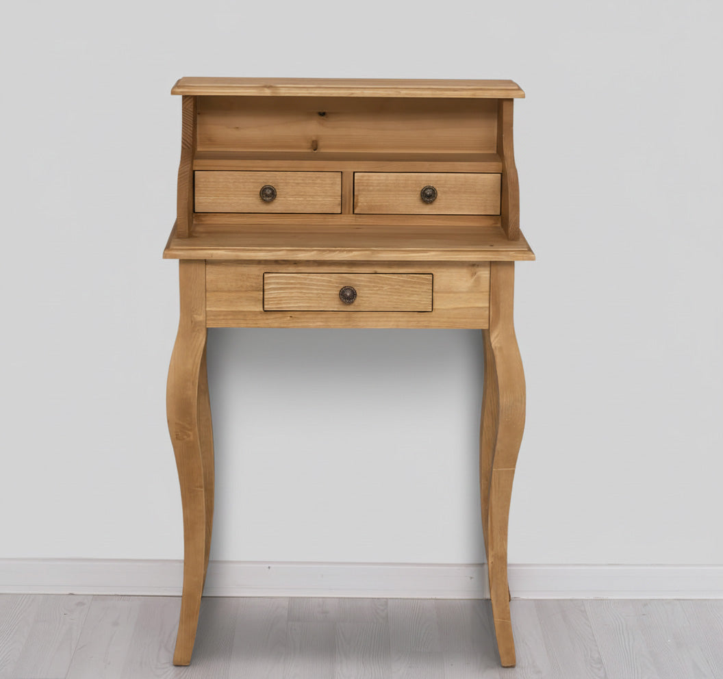 Bureau en pin massif avec 3 tiroirs et niche ouverte, largeur 65 cm, vue de face.
