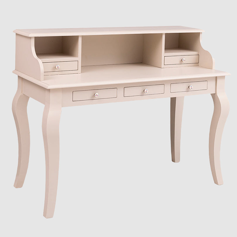 Bureau en pin massif avec 5 tiroirs et 2 niches ouvertes, largeur 130 cm.
