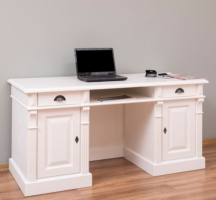 Bureau en pin massif avec 2 tiroirs et 2 portes.
