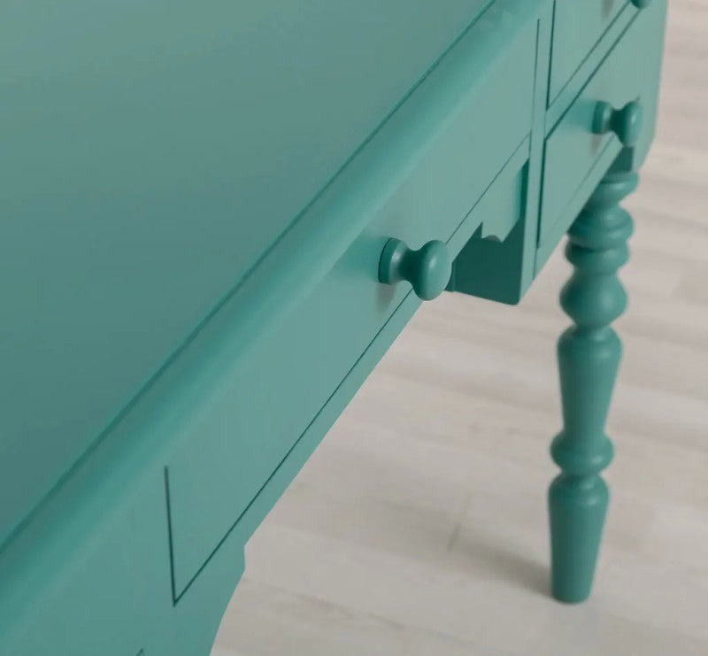 Détail façade et bouton de tiroir du bureau en pin massif GS81.
