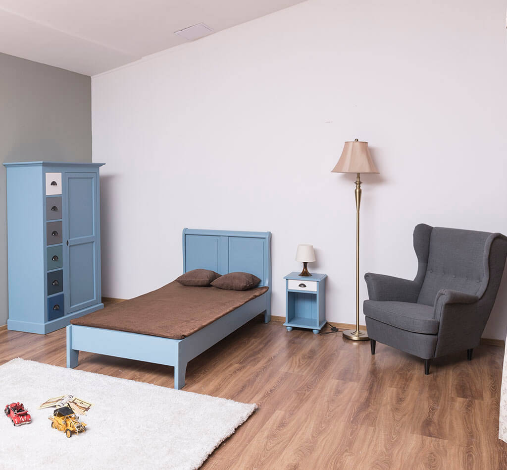 Chambre complète avec lit une place en pin massif et armoire — Le Grenier Campagnard