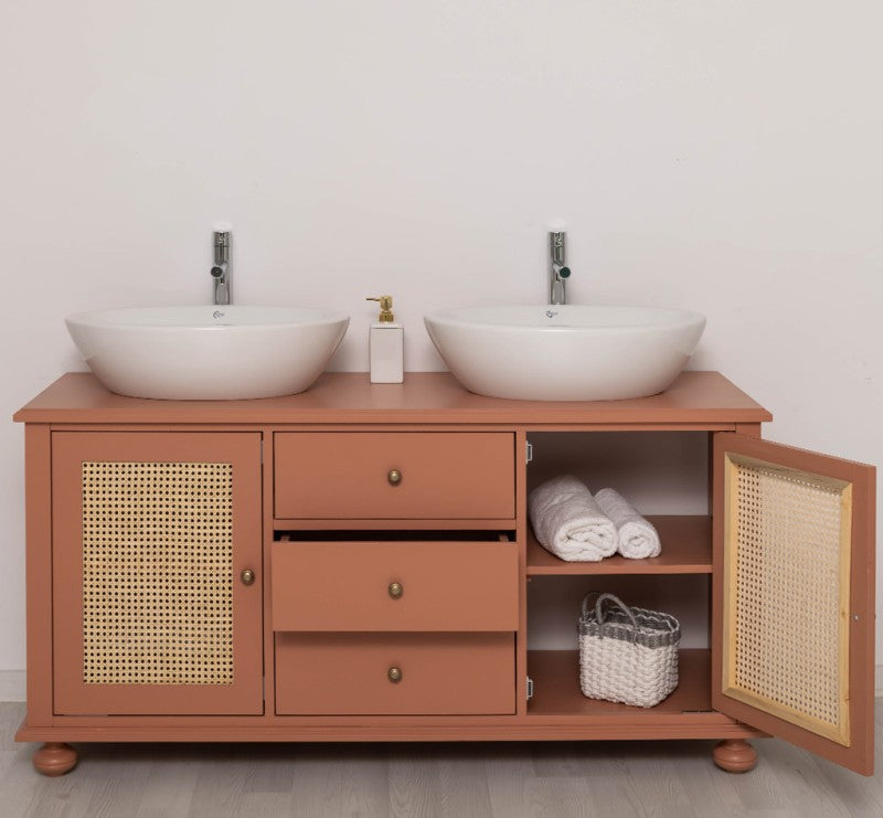 Meuble double vasque en pin massif de face avec une porte et un tiroir ouverts — Le Grenier Campagnard