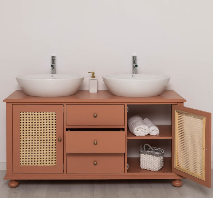 Meuble double vasque en pin massif de face avec une porte et un tiroir ouverts — Le Grenier Campagnard