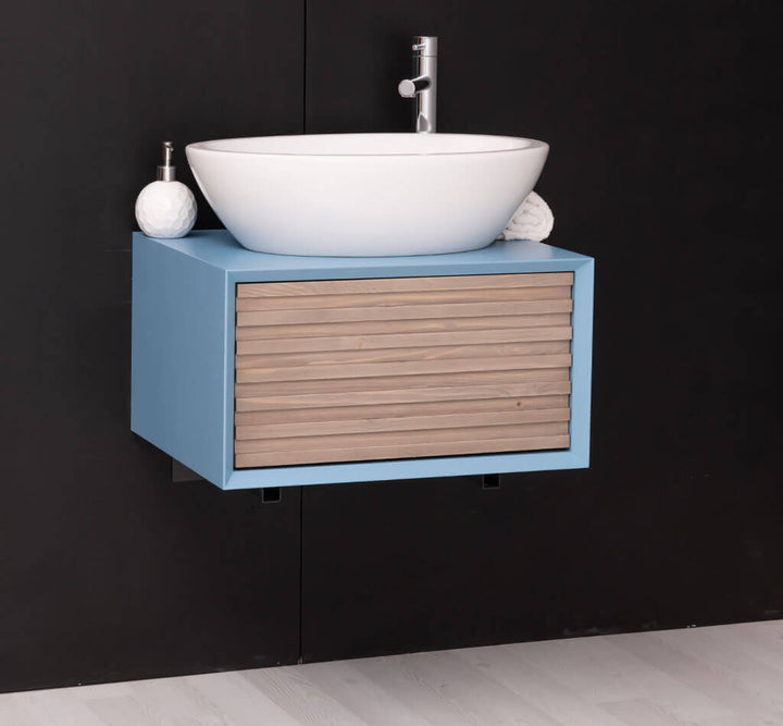 "Meuble sous vasque suspendu en pin massif avec accessoires de salle de bain — Le Grenier Campagnard"