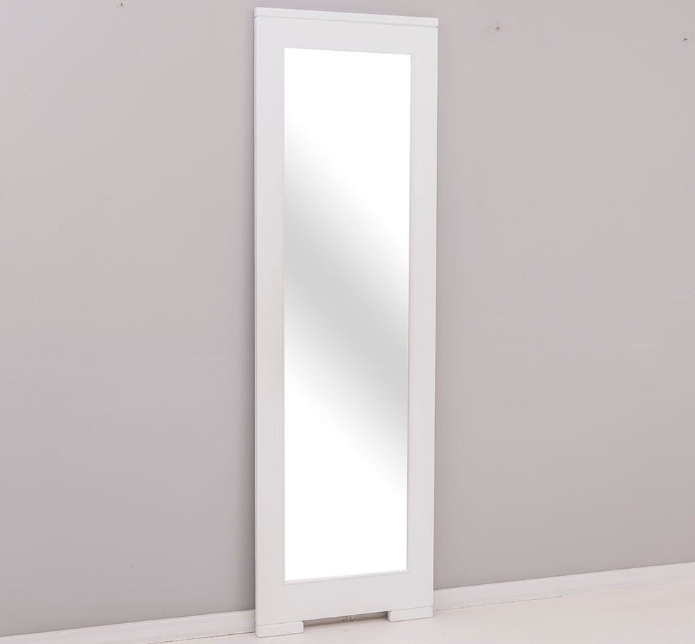 Miroir en pin massif fixé au mur dans une entrée — Le Grenier Campagnard