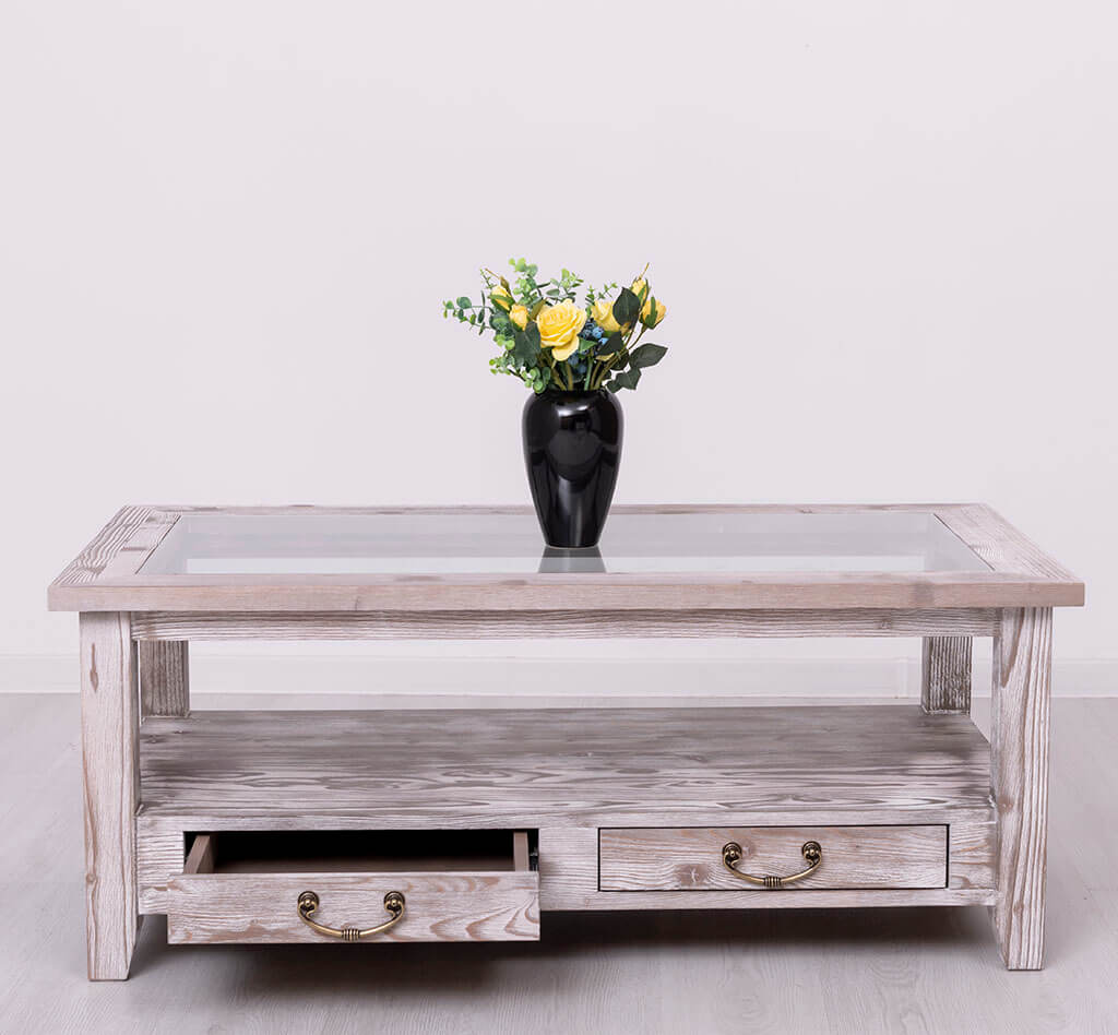 Table basse en pin massif avec un tiroir ouvert — Le Grenier Campagnard