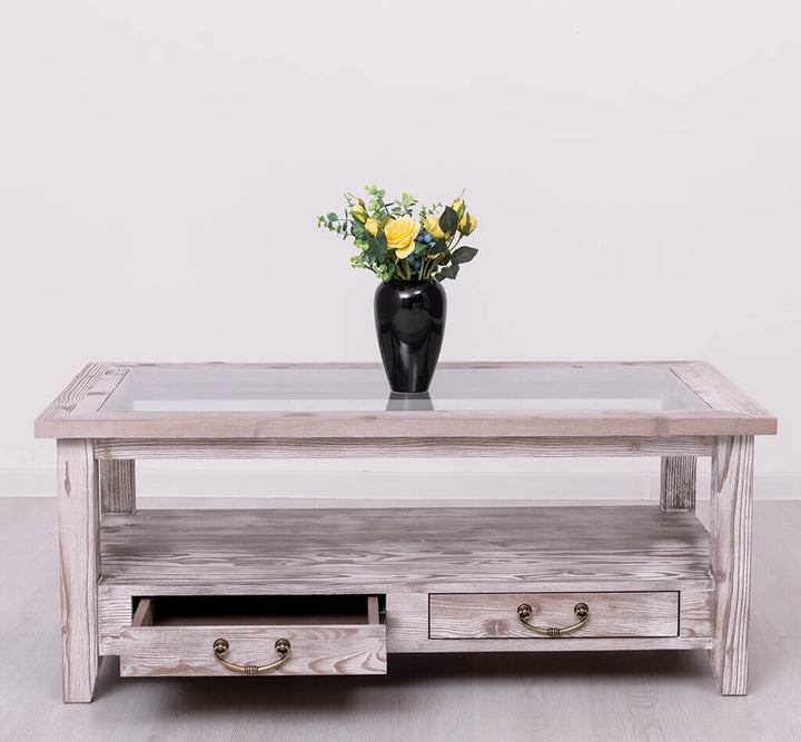 Table basse en pin massif avec un tiroir ouvert — Le Grenier Campagnard