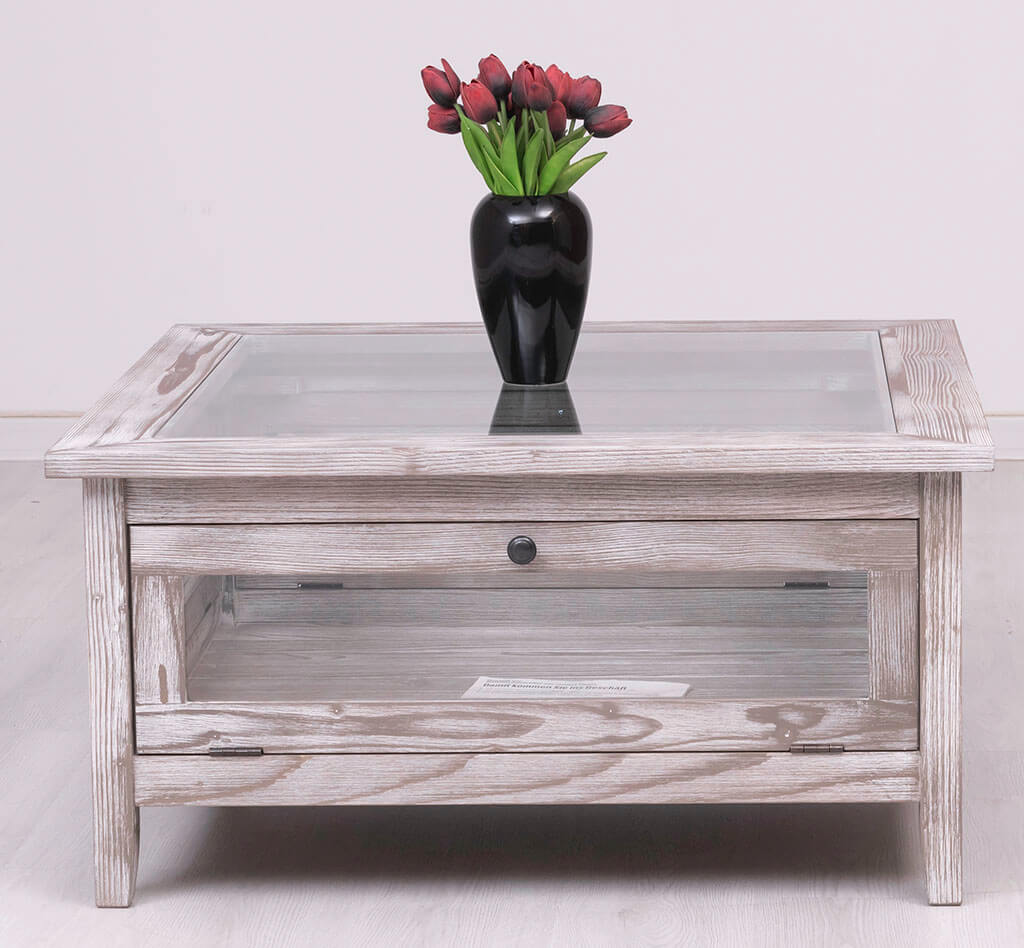 Table basse en pin massif avec plateau en verre et porte vitrée — Le Grenier Campagnard