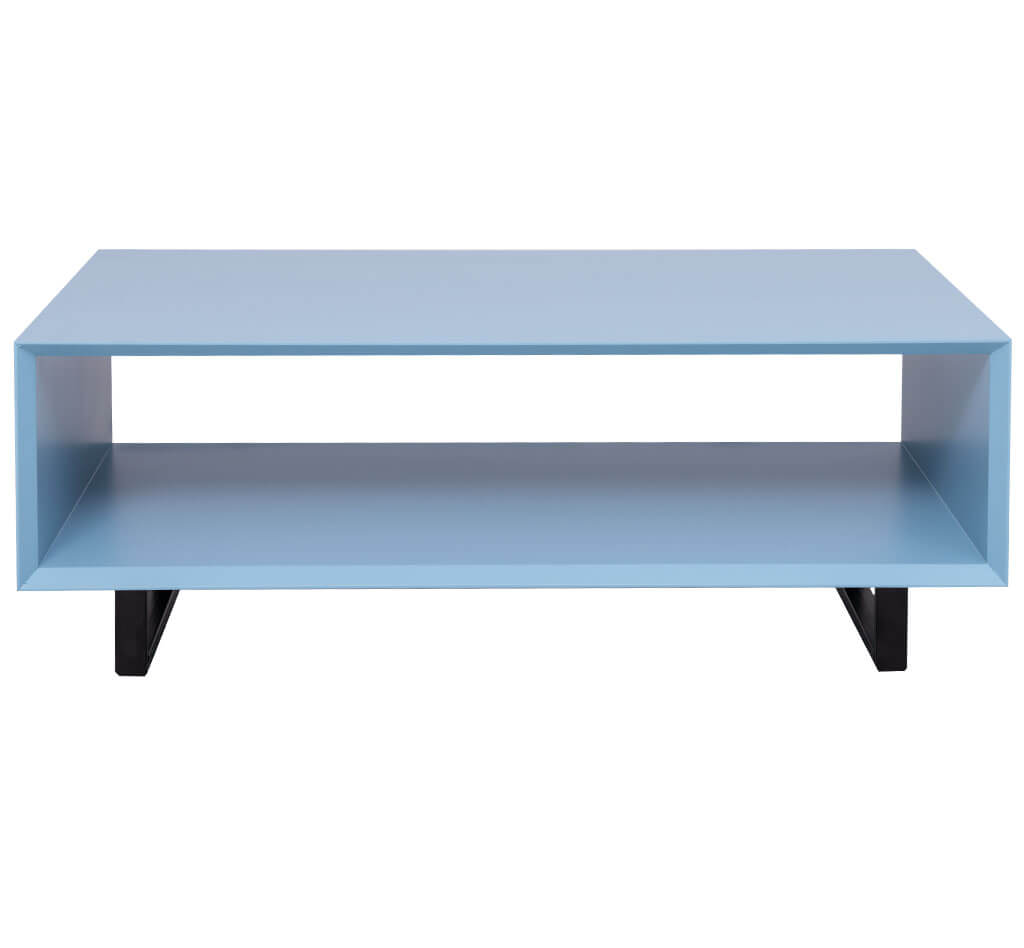 gros plan finitions artisanales et assemblage d une table basse pin massif

