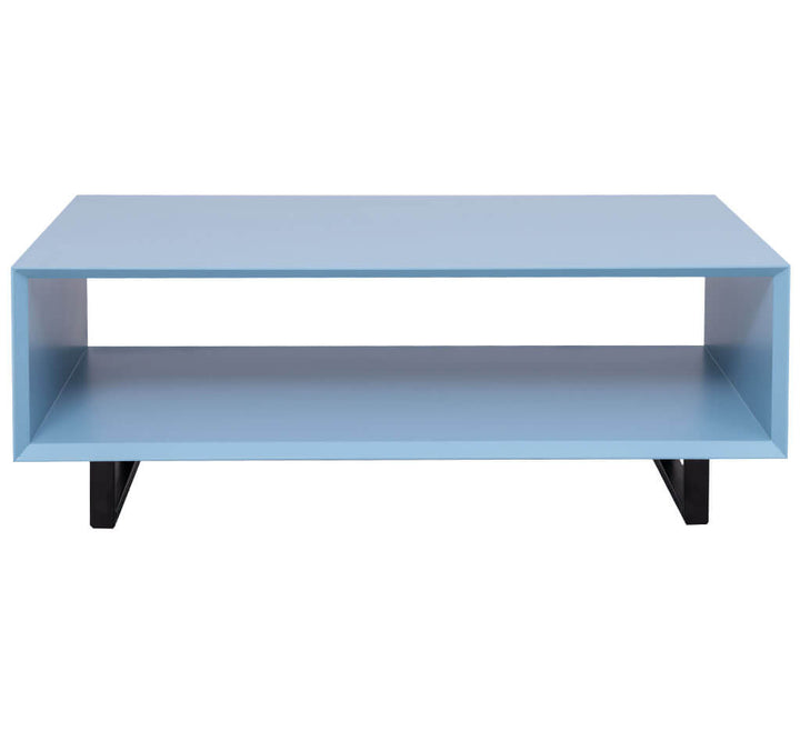 gros plan finitions artisanales et assemblage d une table basse pin massif
