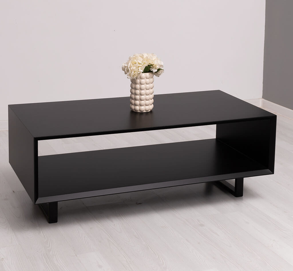 table basse en pin massif style rustique avec plateau rectangulaire miel
