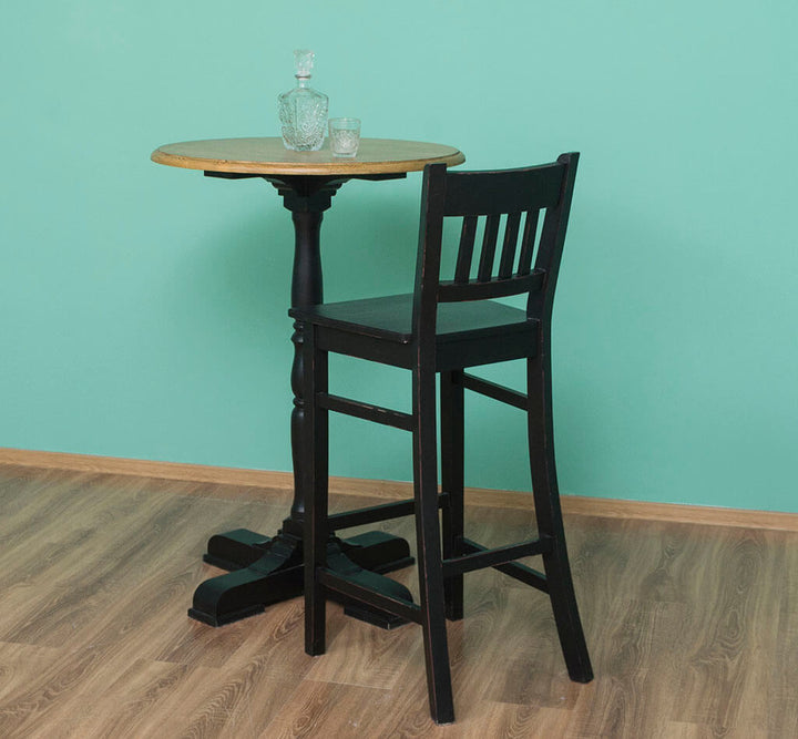 Tabouret de bar en pin massif accompagnant un guéridon haut — Le Grenier Campagnard