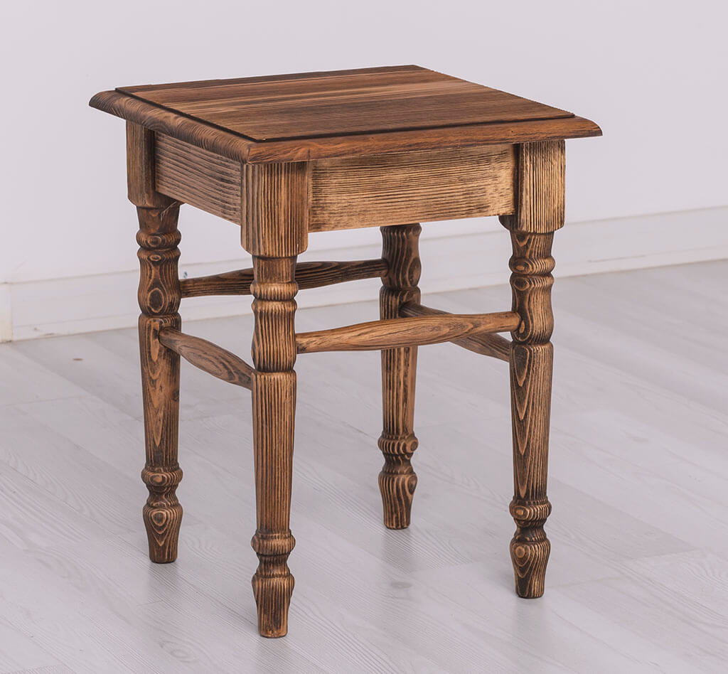 Tabouret en pin massif avec veinage du bois apparent — Le Grenier Campagnard