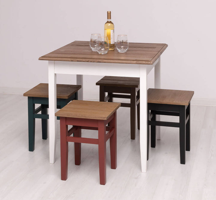 Ensemble de tabourets en pin massif autour d&