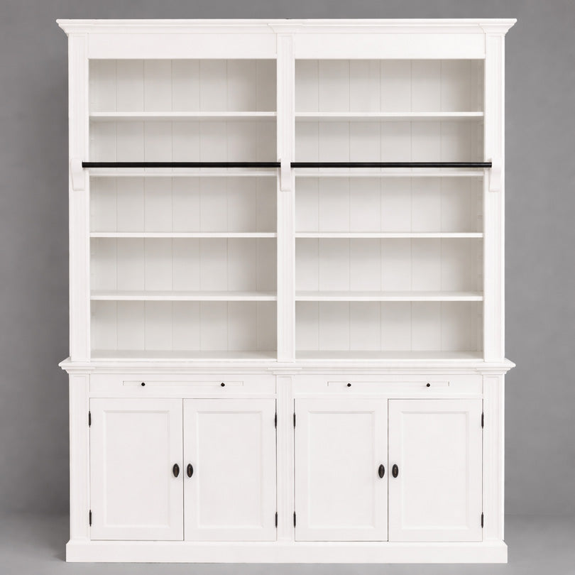 Grand vaisselier blanc de face, structure hybride pin massif et MDF, style campagne chic, modèle MGS004.