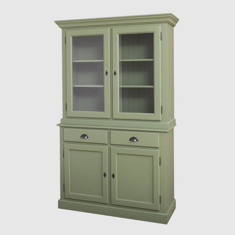 Vaisselier en pin massif avec deux portes vitrées et rangements bas fermés.