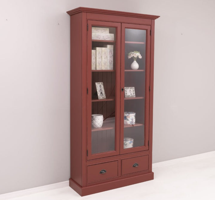 Vitrine en pin massif finition rouge terre cuite vue en angle